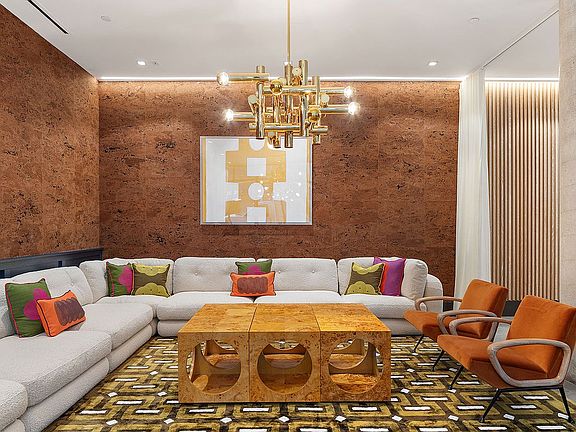 5th image of 517 W 29th St APT 6G