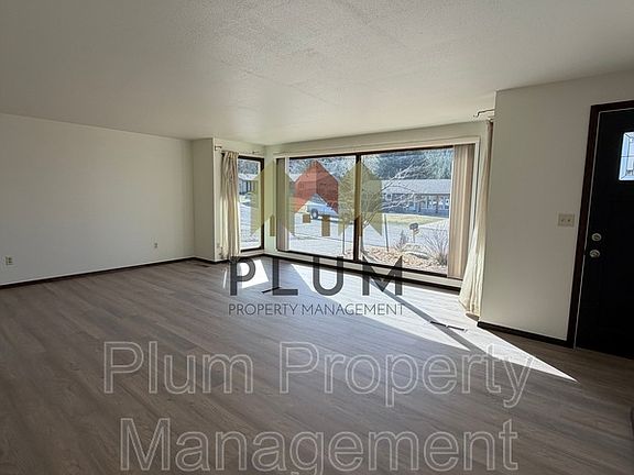 5th image of 1402 Khanabad Way