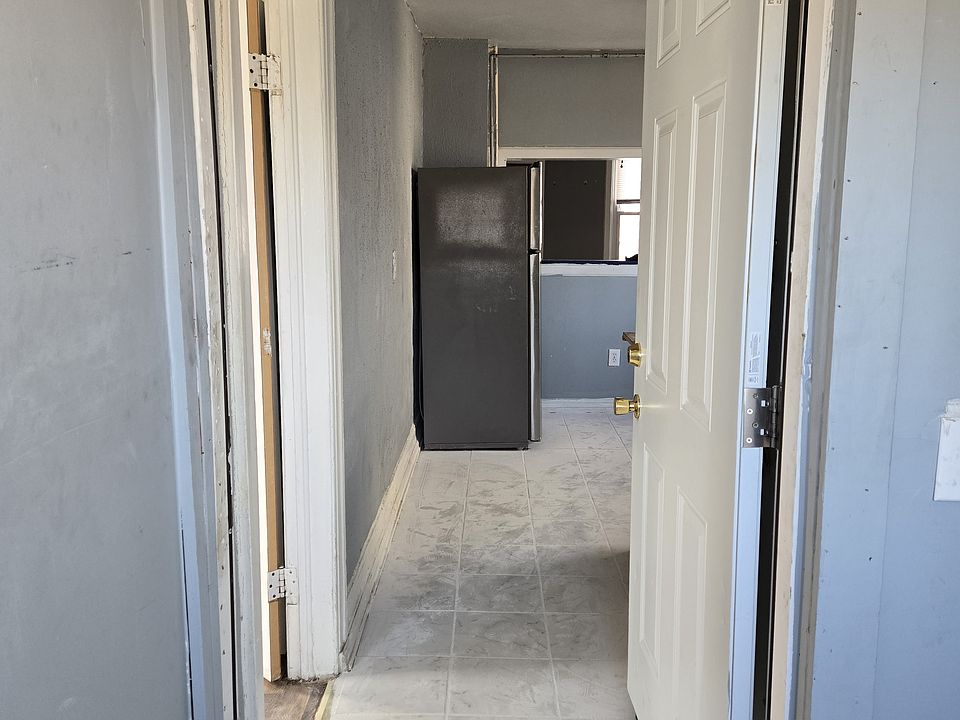 1st image of 2078 Belmont St #2