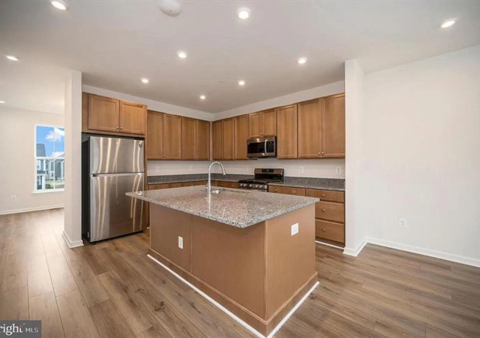 Light Filled Spacious Townhome — Photo 3