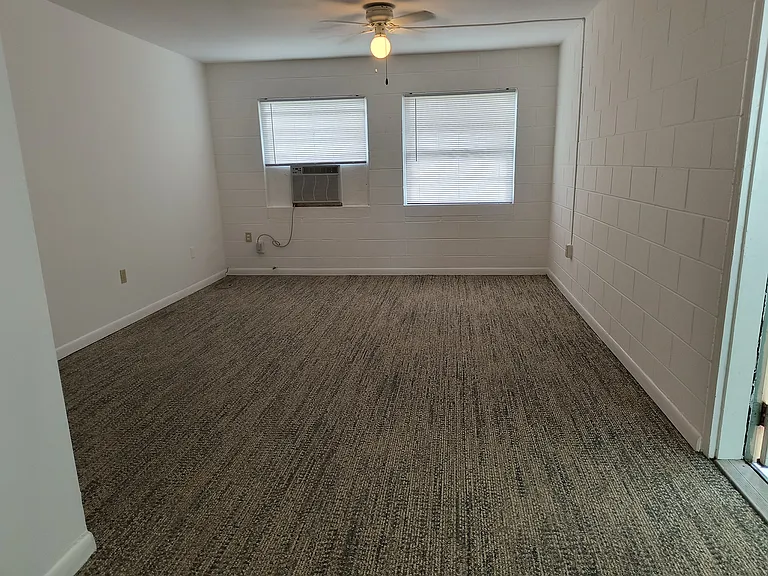 Cedar Trace Apartments — Photo 2