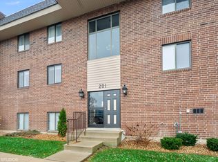 201 E Janata Blvd APT 2A, Lombard, IL 60148