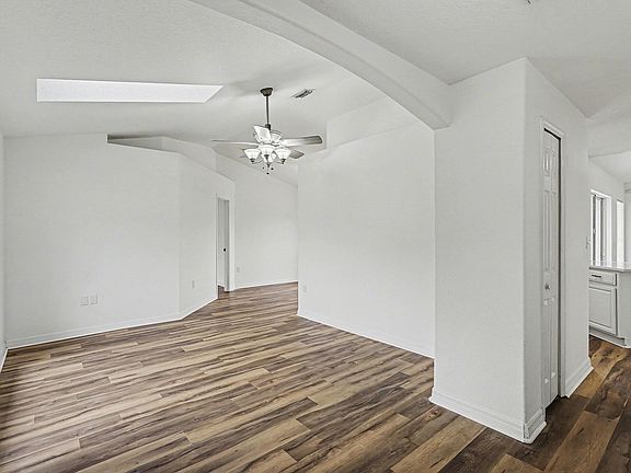 3rd image of 998 Haas Ave NE