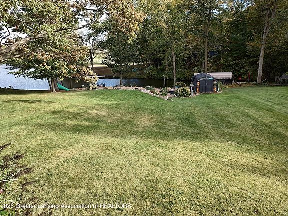 4th image of 5121 Sunset Dr