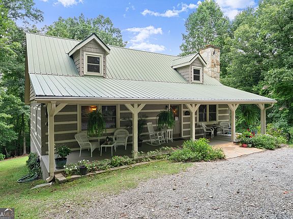 2nd image of 481 Leona Ln