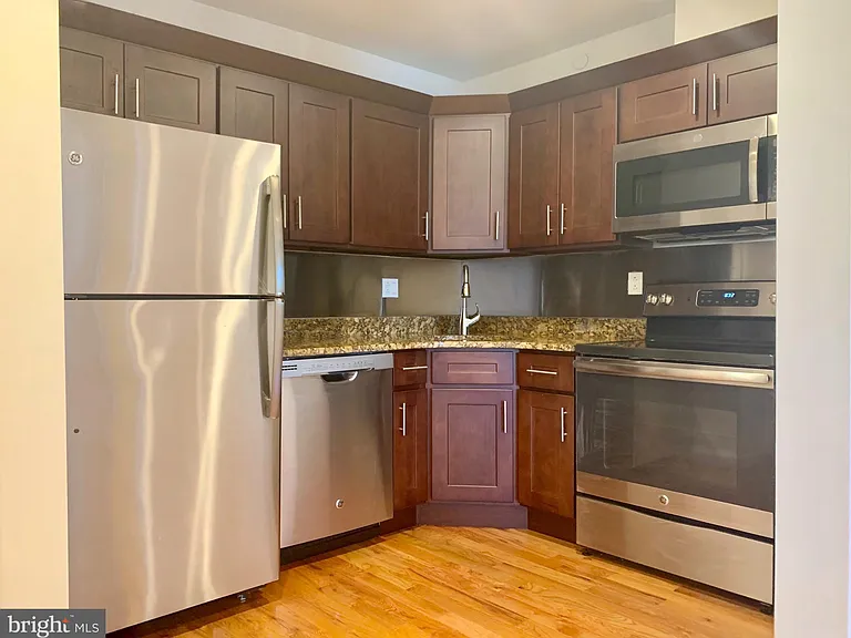 1800 Ridge Ave #7 — Photo 5