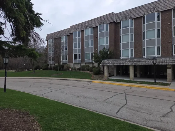 400 Thames Pkwy, Park Ridge, IL