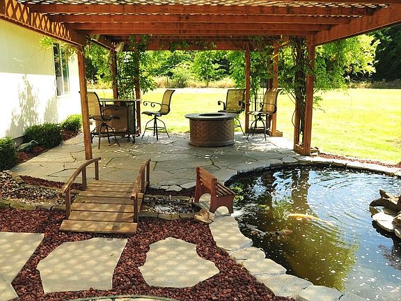 Gazebo w'stream & pond