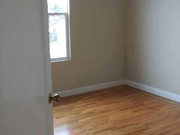 2nd image of 2459 42nd Ave