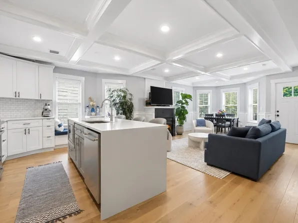 81 Conwell Ave #3, Somerville, MA 02144