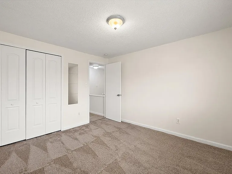 219 Ashland St — Photo 23