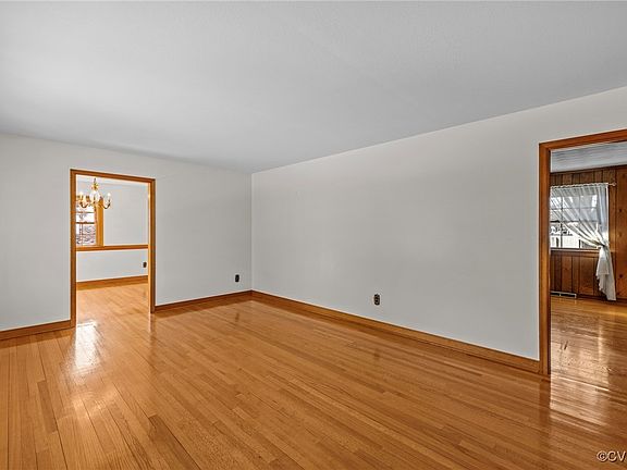 5th image of 8261 Burr Dr