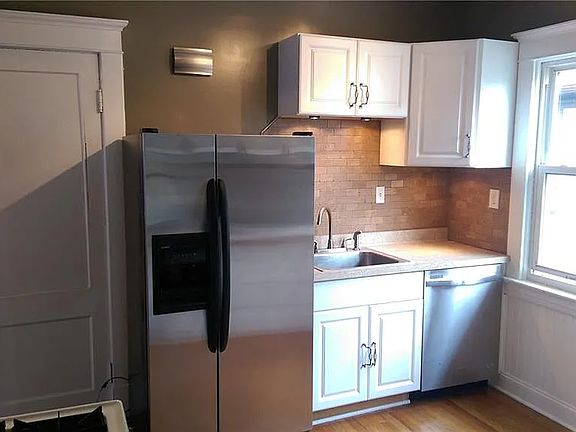 4th image of 55 Virgil Ave Unit 2