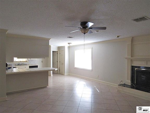 5th image of 101 Shorewood Dr