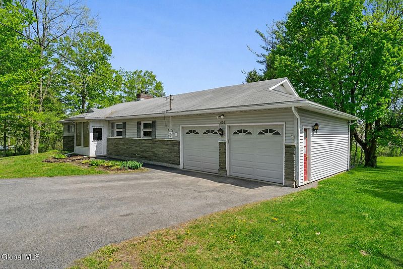 2nd image of 451 Currytown Road