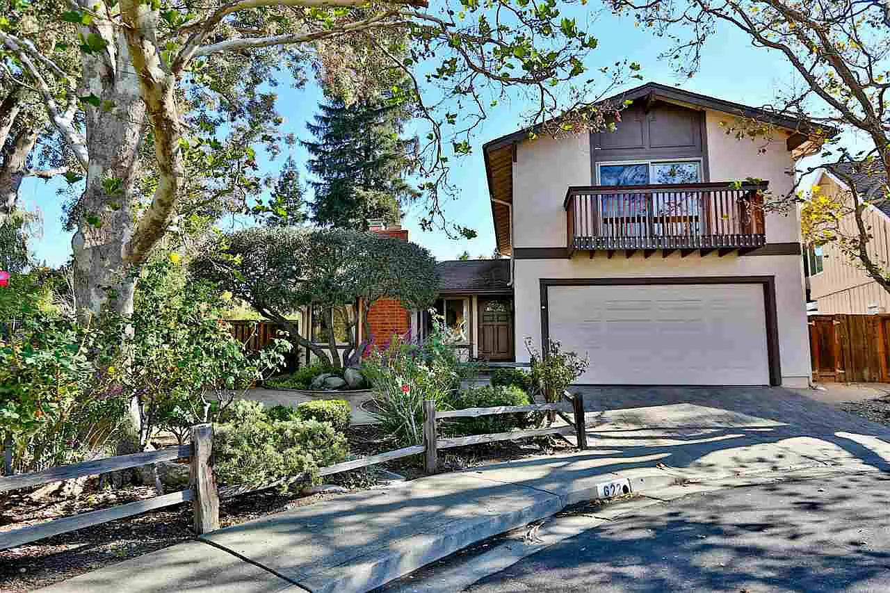 622 Sutton Ct photo 1
