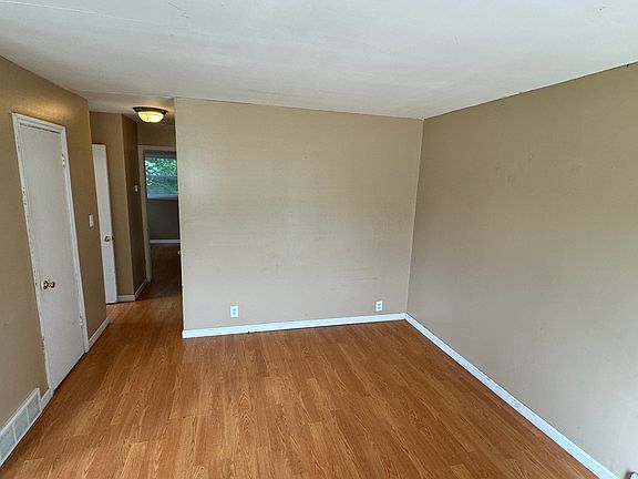2nd image of 2260 Stieber St #1