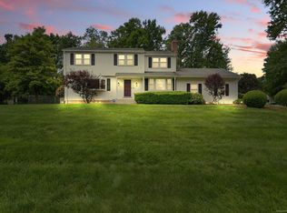 5 Crabapple Rd, Windsor, CT 06095