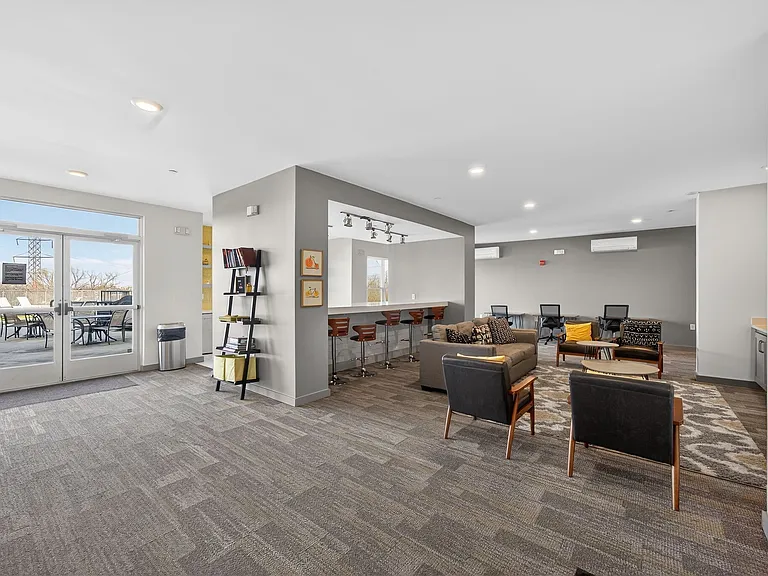 400 Herron Dr #21 — Photo 27