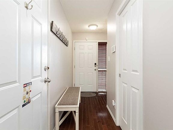 4th image of 545 Highlands Blvd W #10