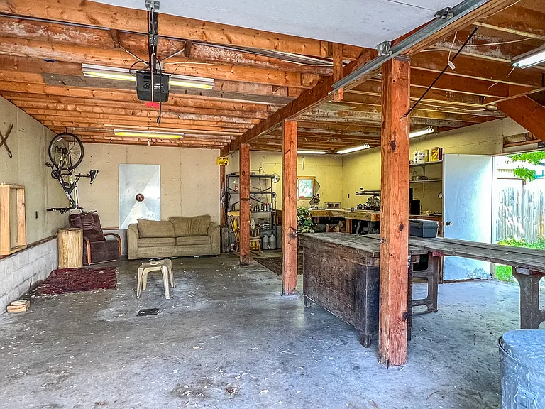 1819 Fitch Ave — Photo 11