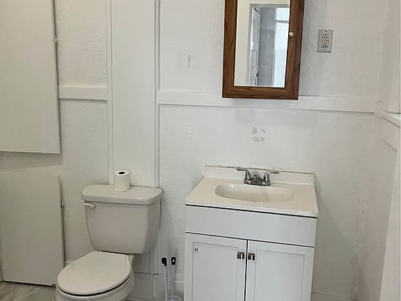 4th image of 254-260 W Main St #211-2