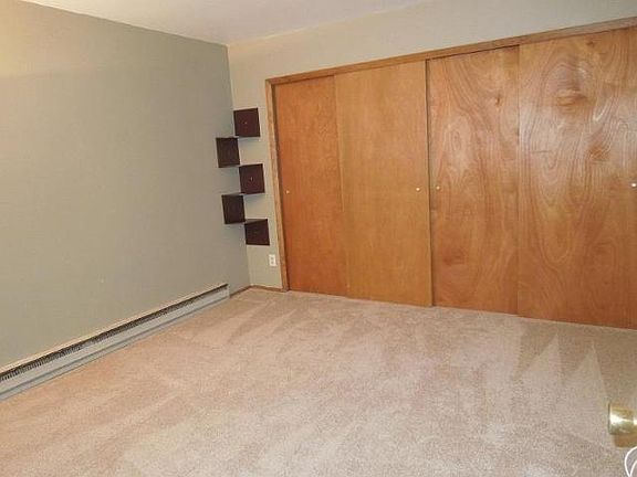 5th image of 7003 N Green Bay Ave APT B