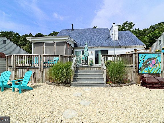 5th image of 88 Moorage Ave