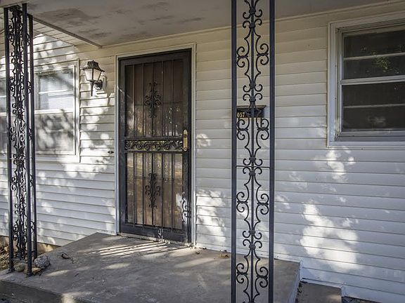 3rd image of 2057 N Oakland Ave