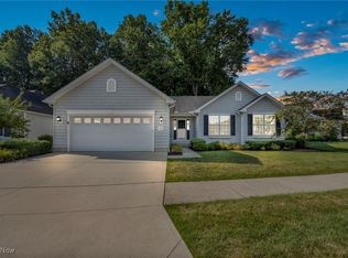 9135 Devonshire Dr, Olmsted Falls, OH 44138