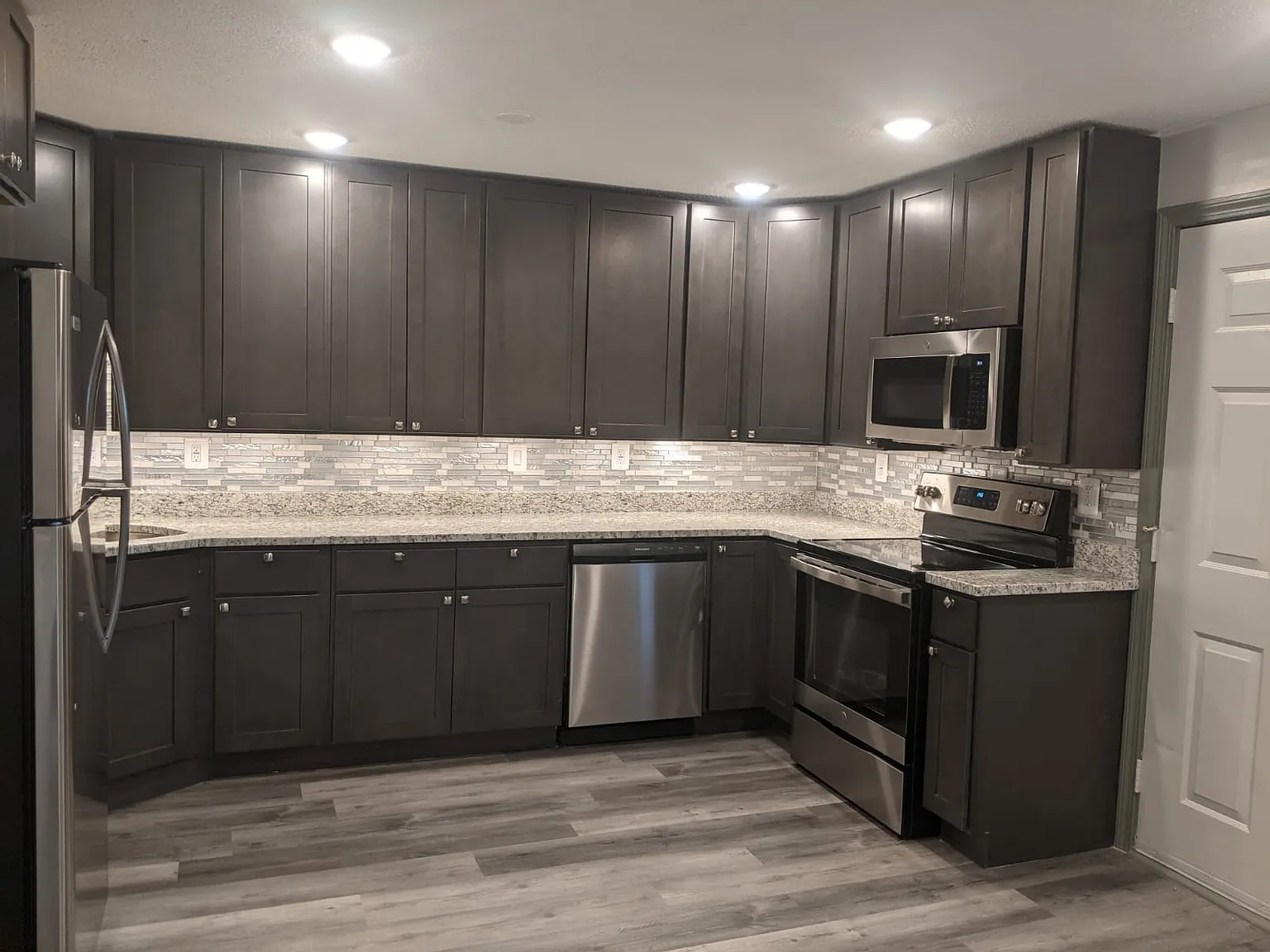 2 bed, 1.5 bath, 1200 sqft, $2,100 — Photo 2
