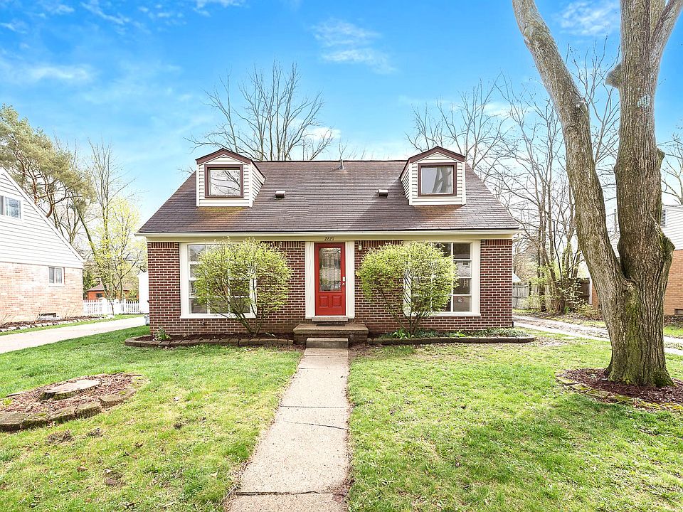 1st image of 2221 Walter Dr