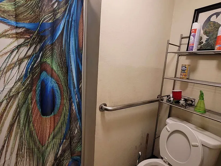 5033 Brooklyn Ave NE #10 — Photo 5