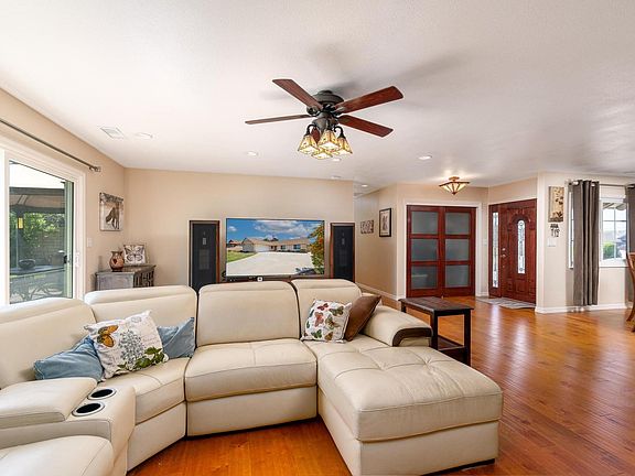 4th image of 1208 Rosewood Ave