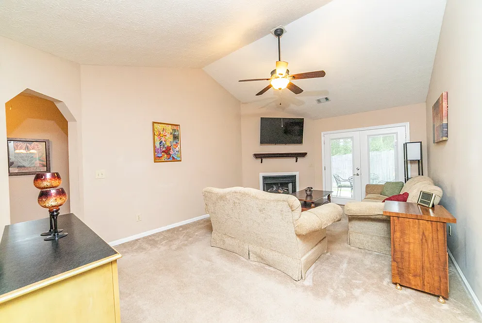 484 Fairchase Ct — Photo 3