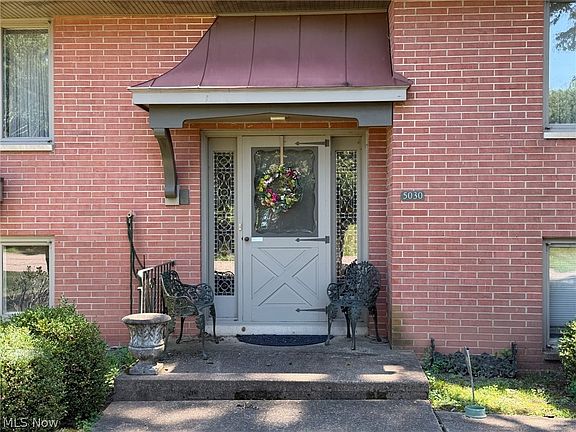 4th image of 5030 Gardendale Ave NE