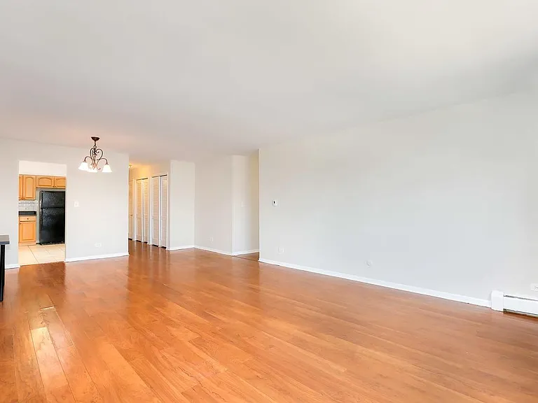 1234 Elmwood Ave #4F — Photo 8
