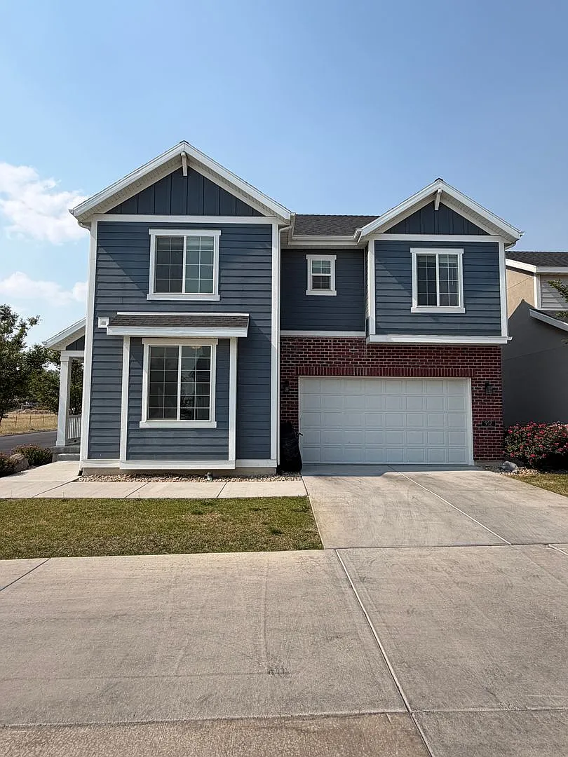 Beautiful 5-Bedroom Home in Lehi - Plenty of Storage! — Photo 1