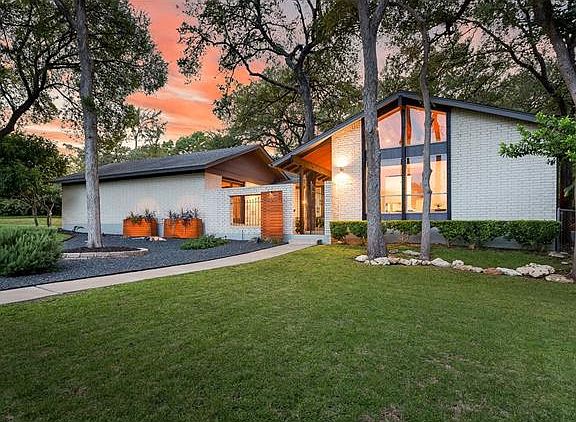 5th image of 9104 Heatherwood Dr