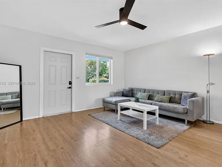 1003 NE 110th St #1003 — Photo 4
