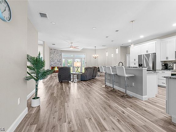 4th image of 2016 Oxford Ridge Cir