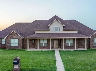 610 Tramel Cir, Walters, OK 73572