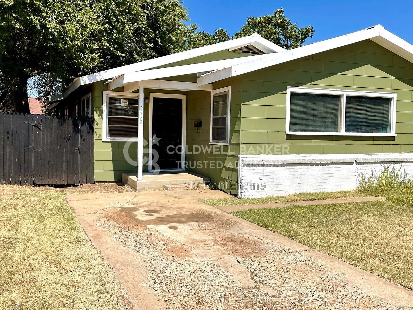 2 bed, 1.0 bath, 816 sqft, $800 — Photo 1