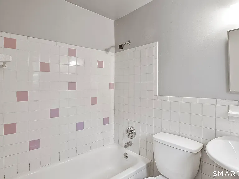 36 Woodbury Ave #2A — Photo 10