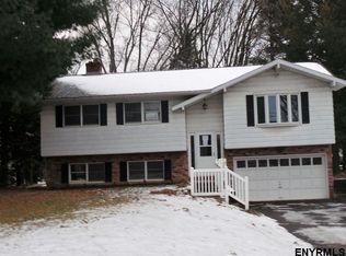 294 3rd Ave Ext, Rensselaer, NY 12144