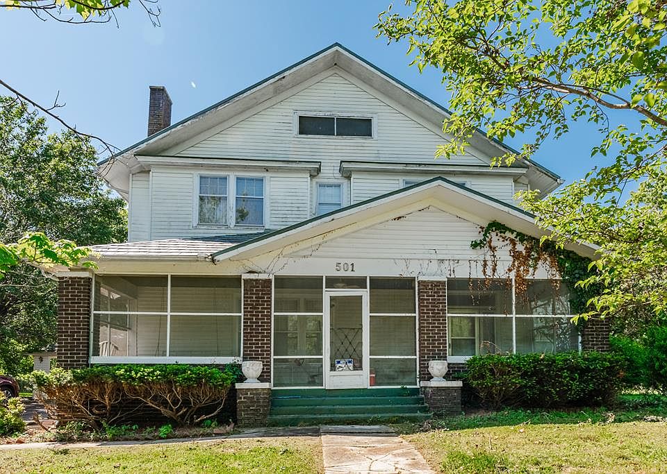 1st image of 501 W Arcadia Ave