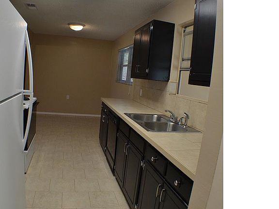 3rd image of 17250 Parker Heights Dr