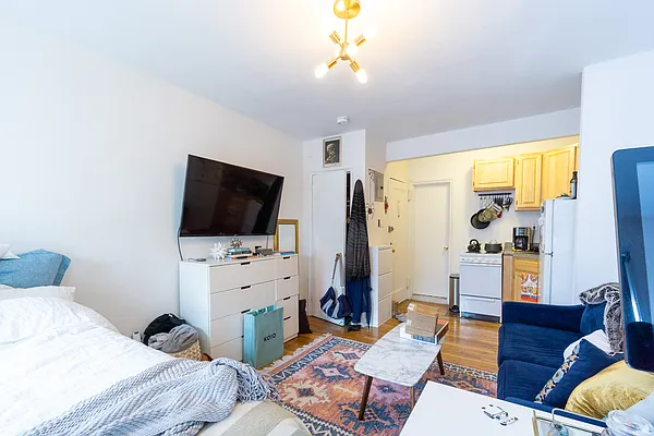 Rented by Compass | media 11