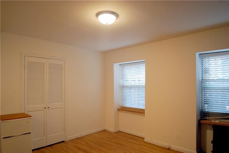 1st image of 335 W 20th St