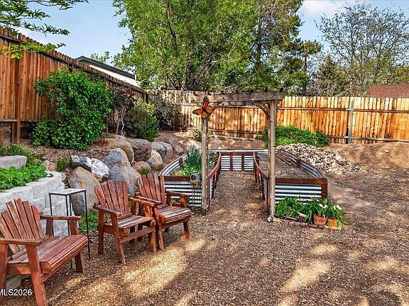3rd image of 1385 Tioga Way